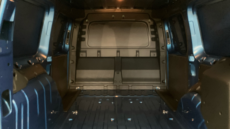 Volkswagen Caddy Maxi Caddy Cargo Maxi C20 Petrol 1.5 eHybrid 150 Commerce Pro Van DSG [Tech]